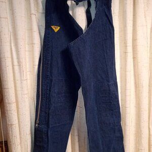 Woman's chaps (zone tailed)